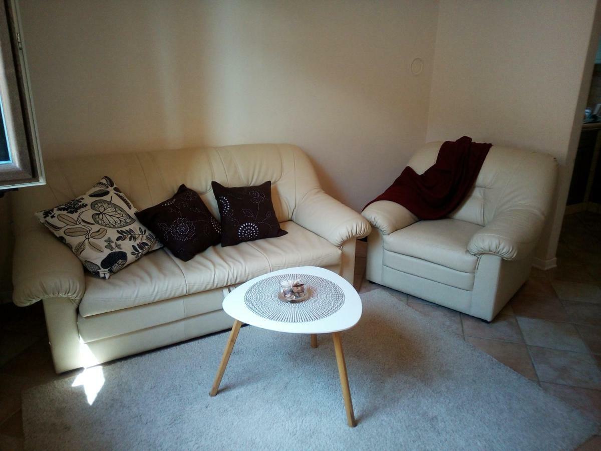 Apartments Mirela Новиград Екстериор снимка