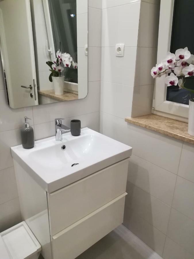 Apartments Mirela Новиград Екстериор снимка