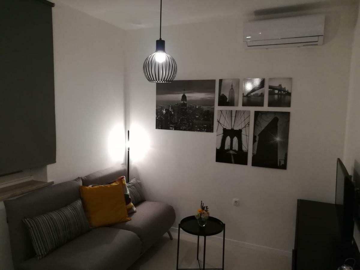 Apartments Mirela Новиград Екстериор снимка