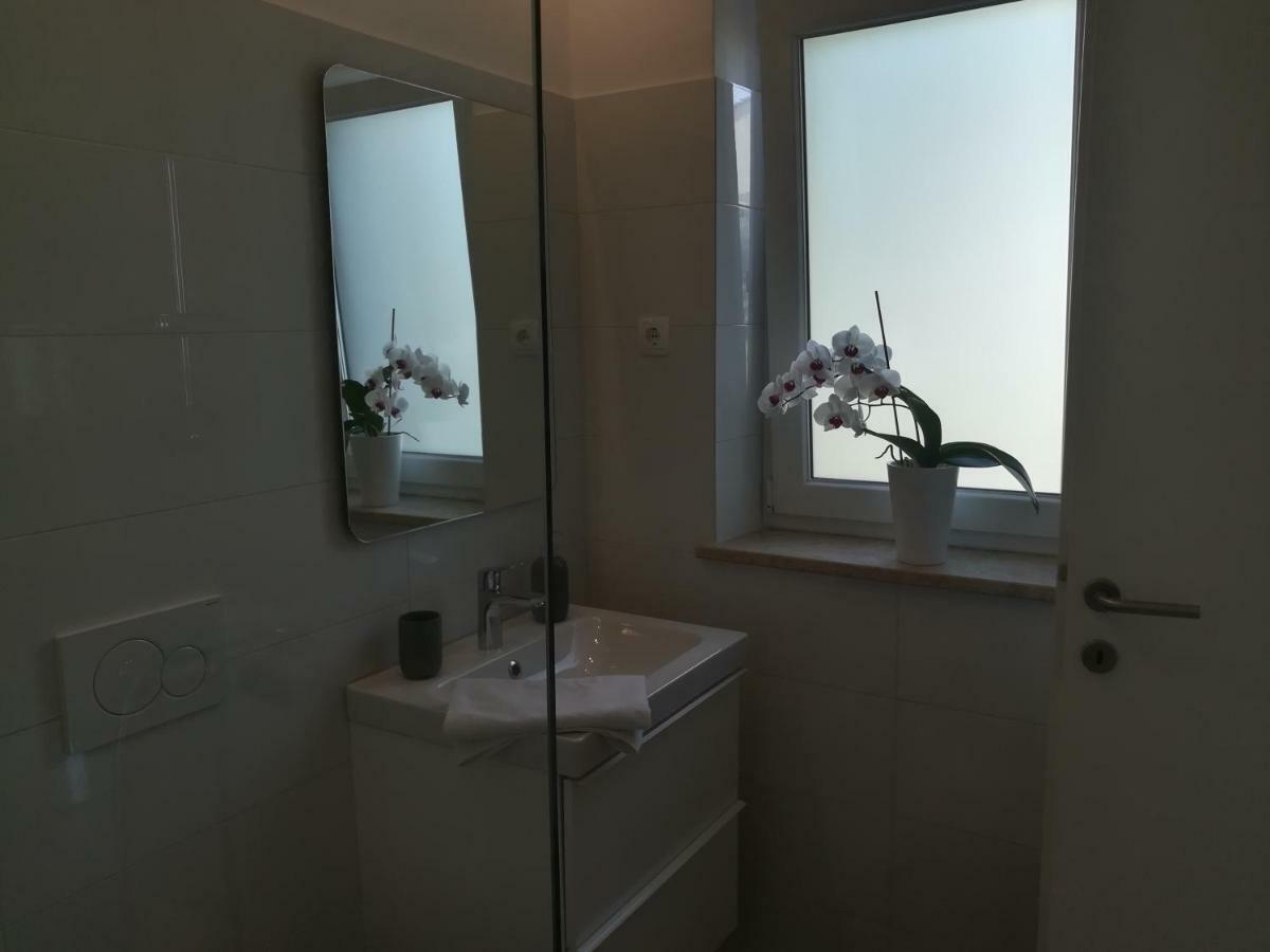 Apartments Mirela Новиград Екстериор снимка